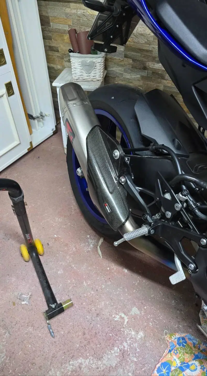 Yamaha YZF R1 (2020 - 25) (7)