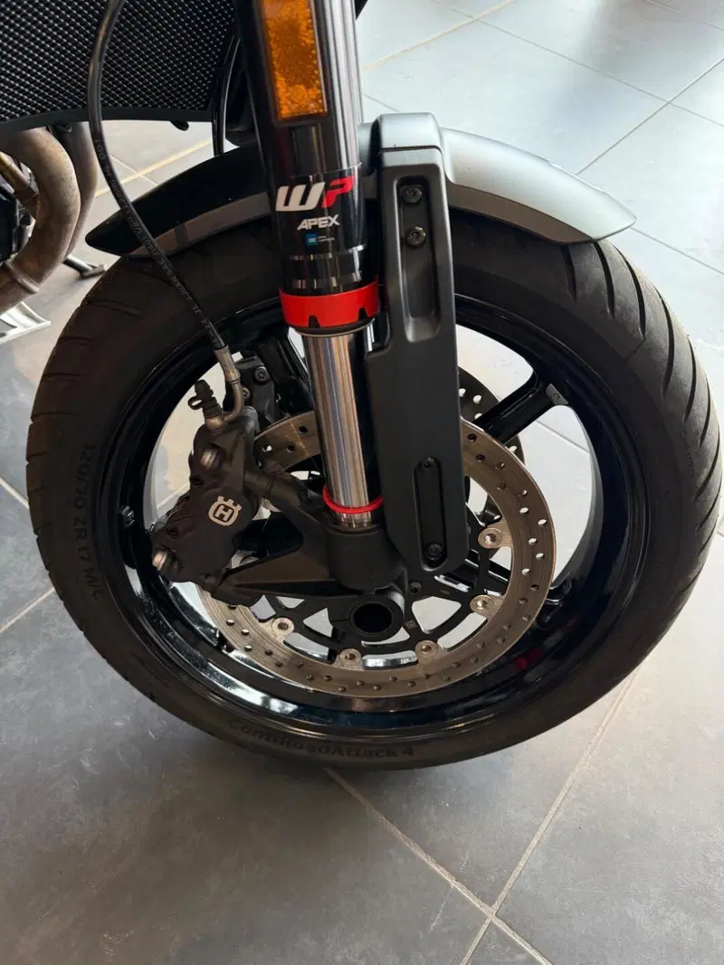Husqvarna Svartpilen 801 (2024 - 26) (6)