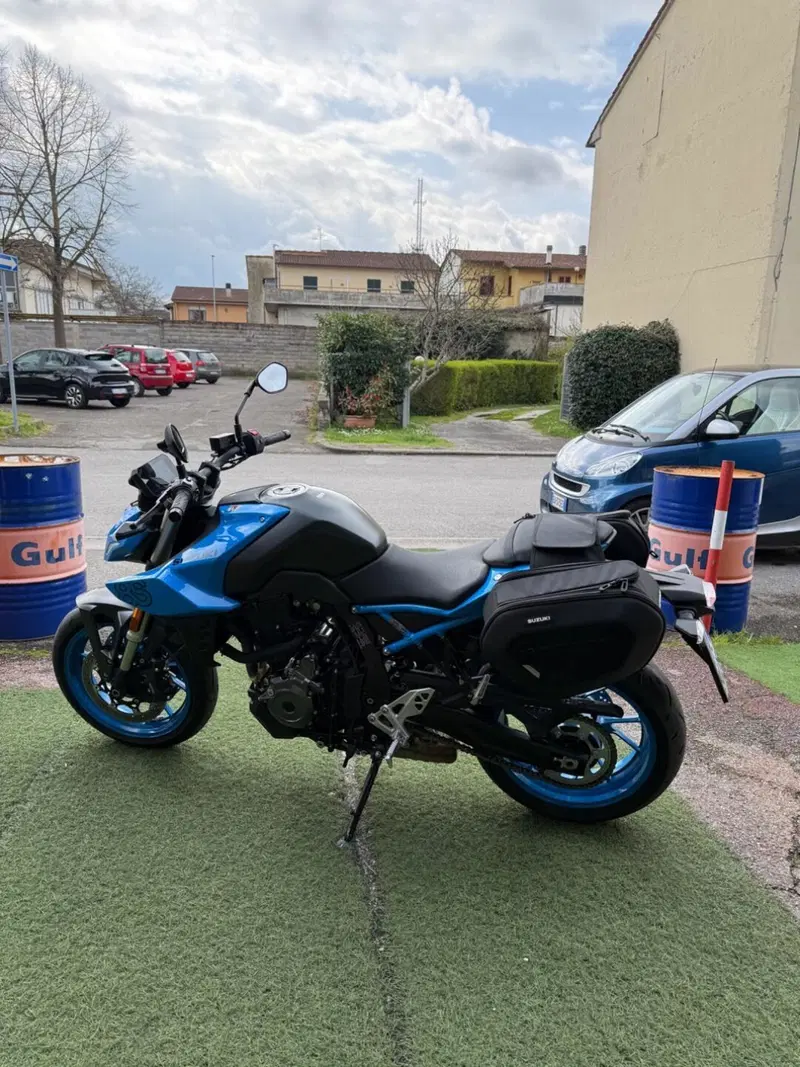 Suzuki GSX-8S (2023 - 24) (4)