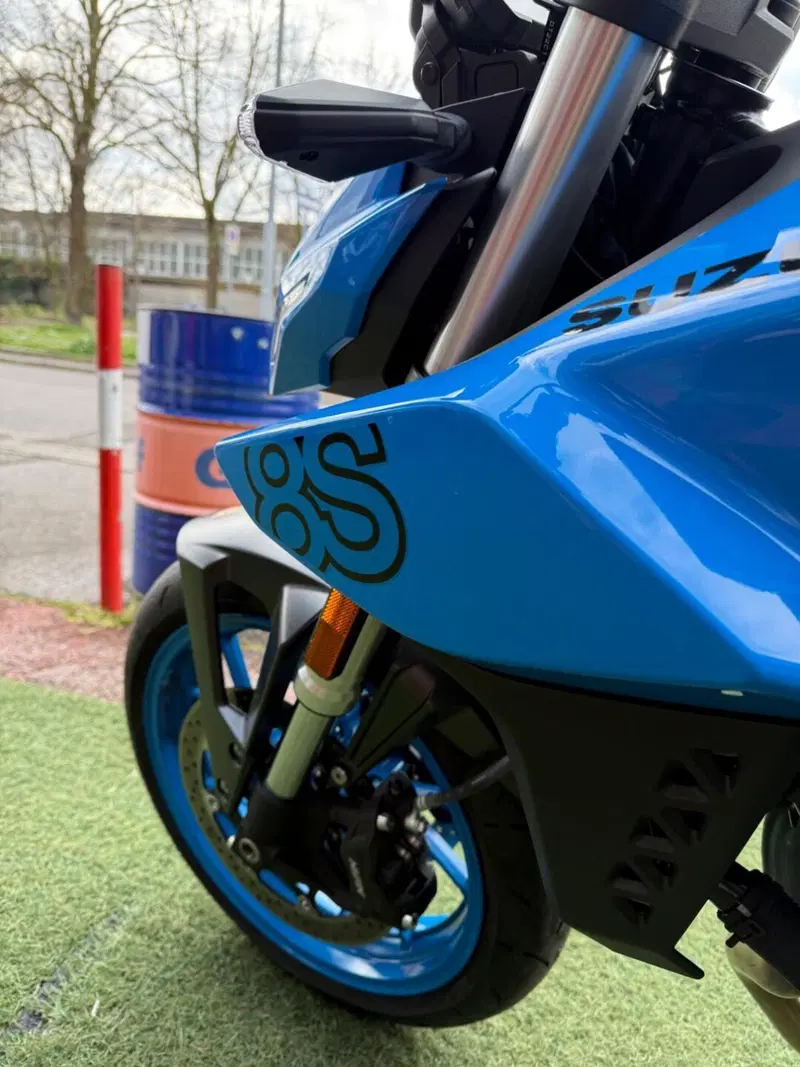 Suzuki GSX-8S (2023 - 24) (12)