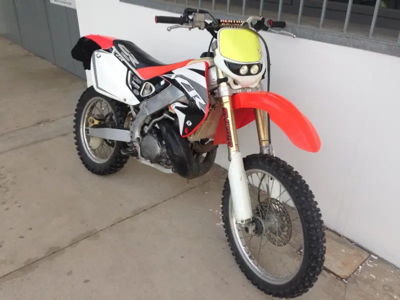 HM CRE 250 (1996 - 99)  (2)