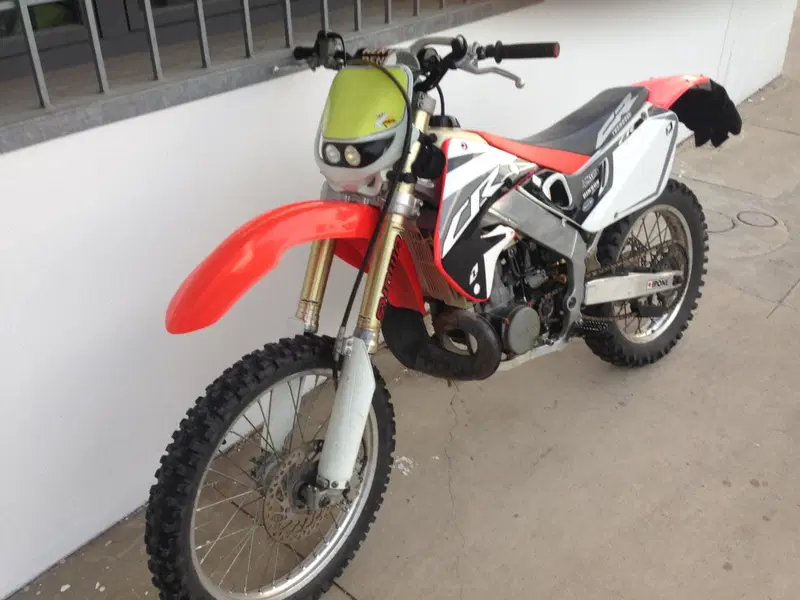 HM CRE 250 (1996 - 99)  (3)