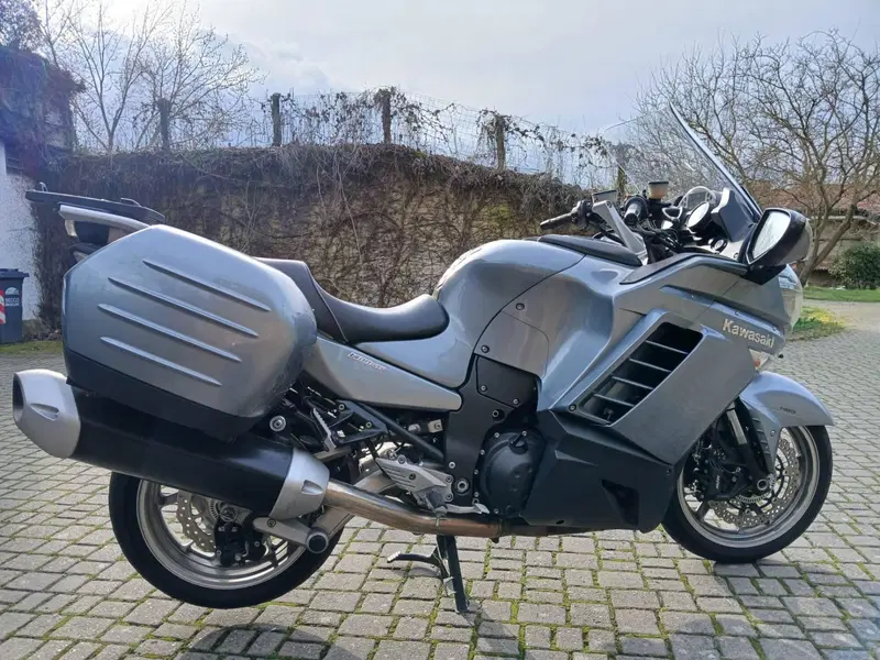 Kawasaki GTR 1400 (2007 - 09) (3)