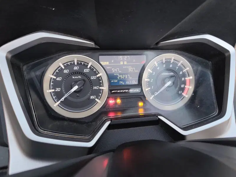 Honda Forza 350 Deluxe (2022 - 24) (9)