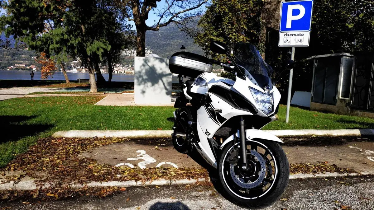 Yamaha XJ6 Diversion F (2010 - 16) (4)