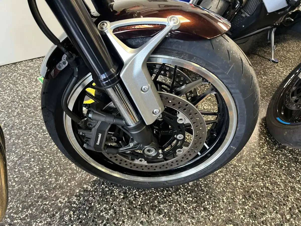 Kawasaki Z 900 RS (2018 - 20) (2)