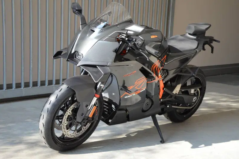 KTM 990 RC R (2026) (7)