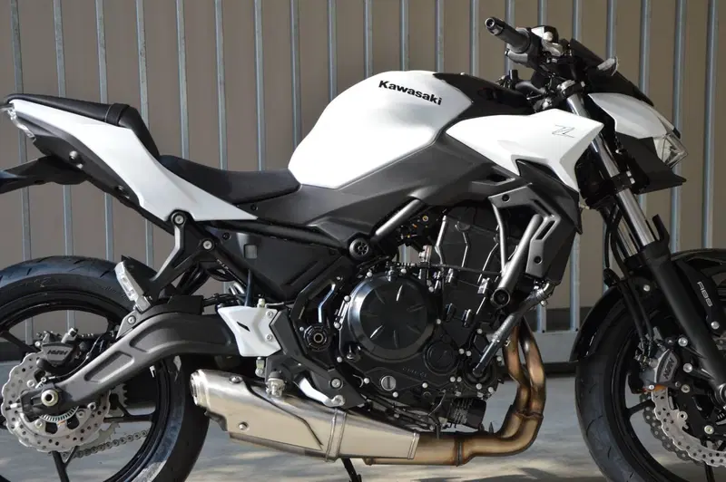 Kawasaki Z 650 (2025 - 26) (2)