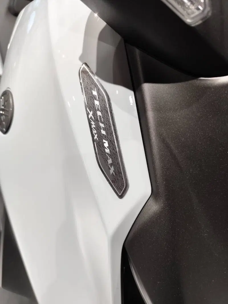 Yamaha X-Max 300 Tech Max (2025 - 26) (5)