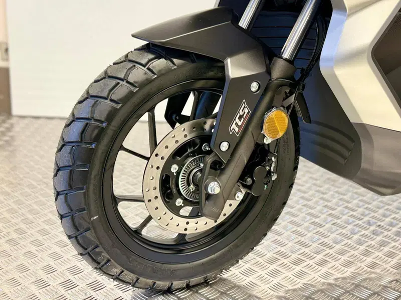 Voge Sfida SR2 ADV (2026) (18)