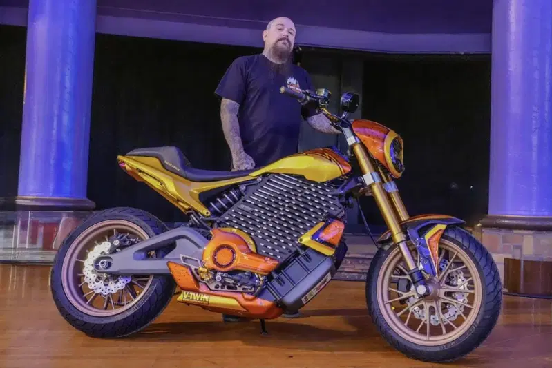 Jeff Holt e la sua special su base LiveWire S2 Alpinista