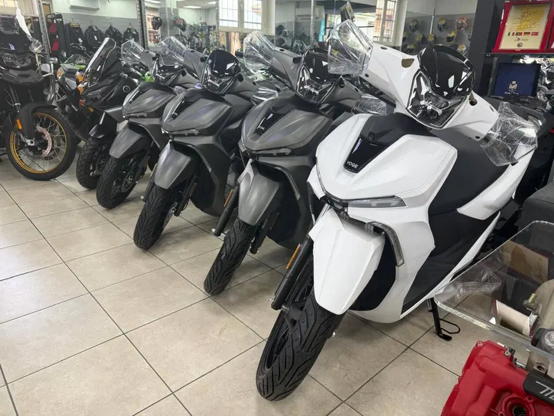 Voge Sfida SR16 200 (2025 - 26)
