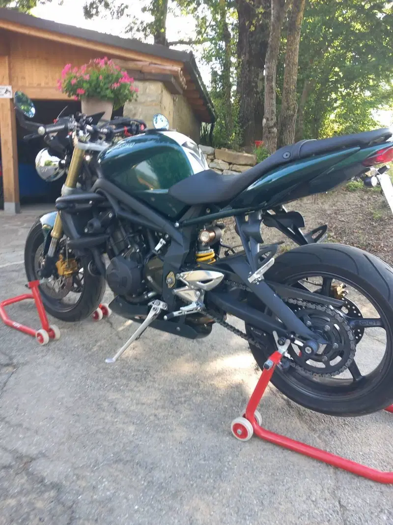 Triumph Street Triple R (2009 - 12) (5)