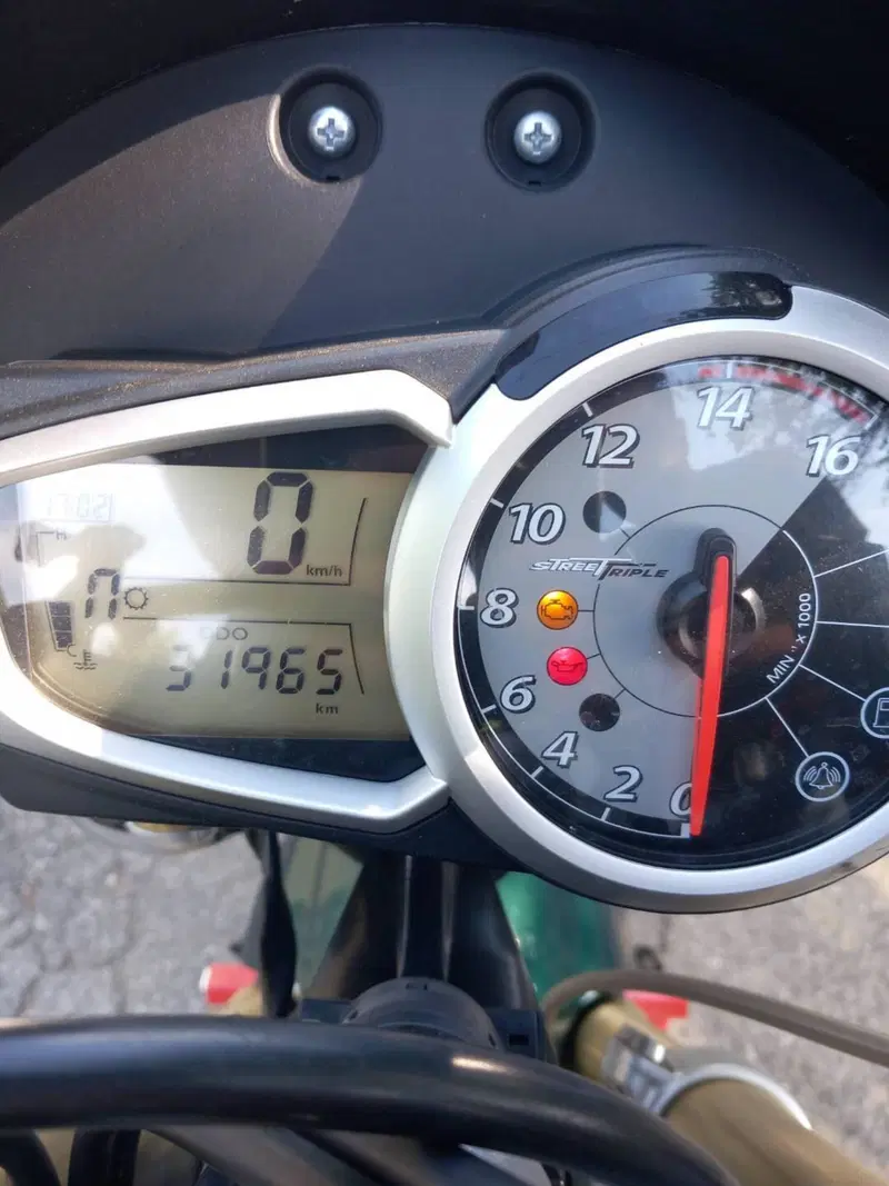 Triumph Street Triple R (2009 - 12) (8)
