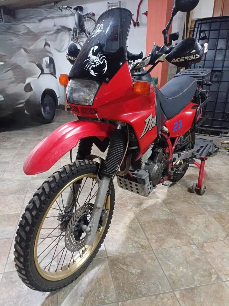 Honda NX 650 Dominator (1988 - 90) (3)