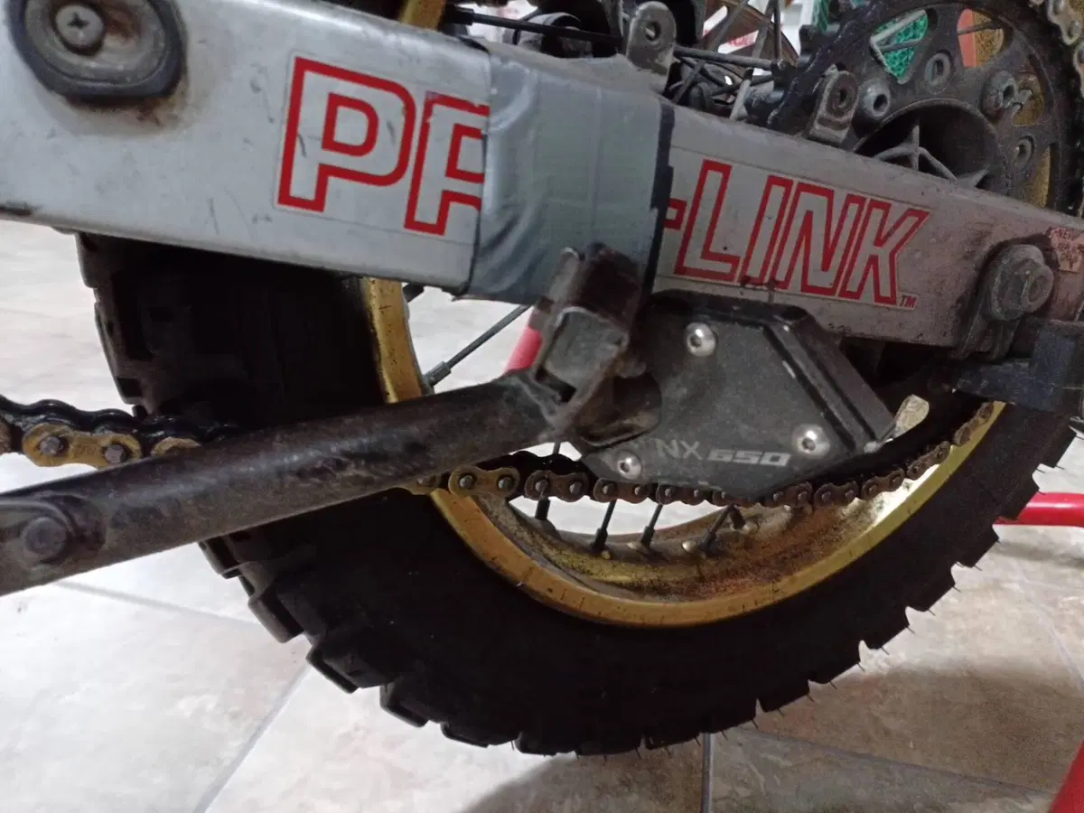 Honda NX 650 Dominator (1988 - 90) (10)