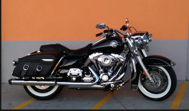 Harley-Davidson 1584 Road King Classic (2007 - 11) - FLHRCI (4)