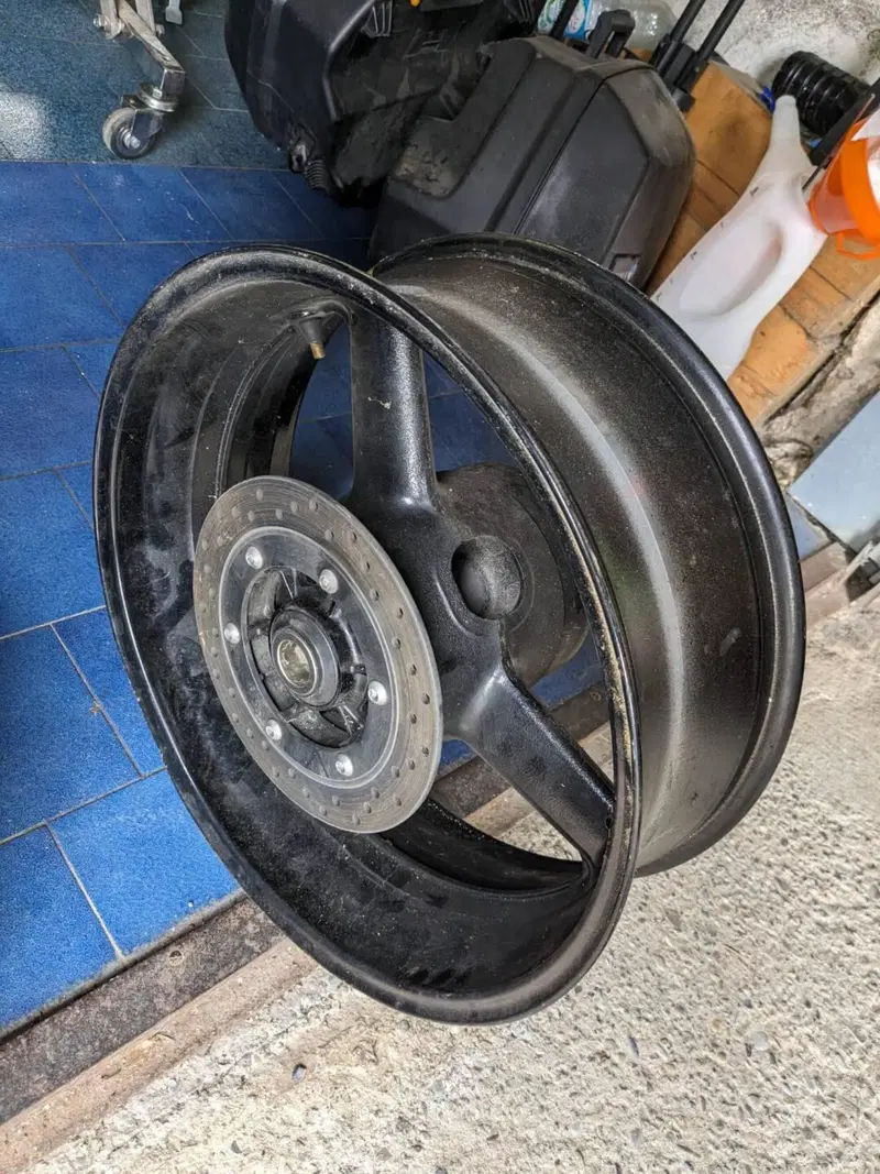 Cerchi originali Yamaha R1 (4)
