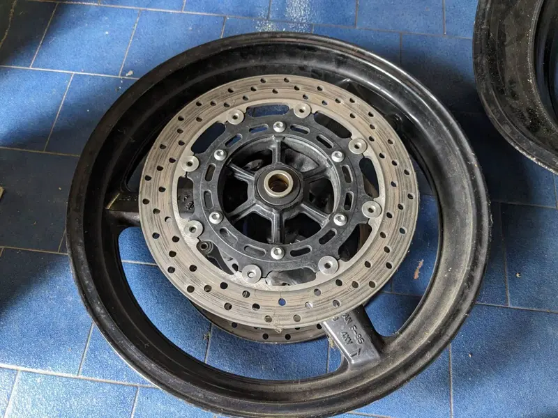 Cerchi originali Yamaha R1 (5)