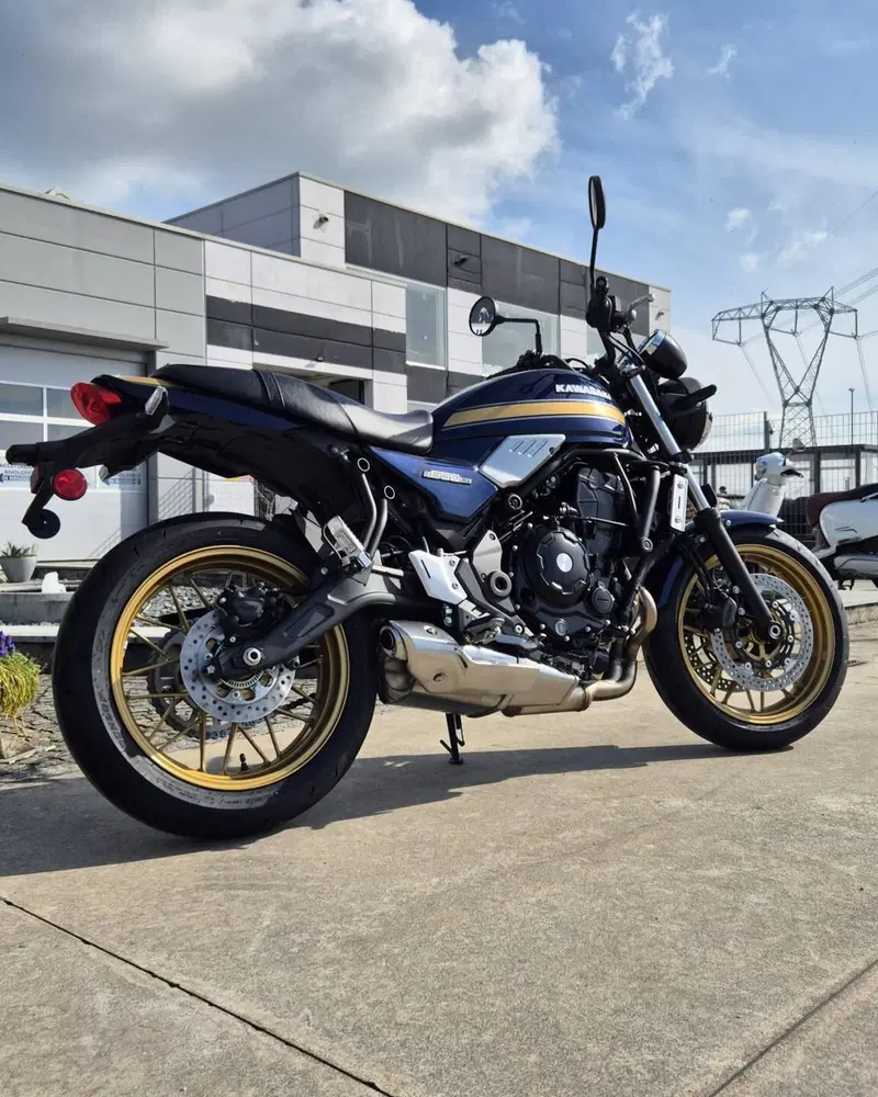 Kawasaki Z 650 RS (2025 - 26) (2)