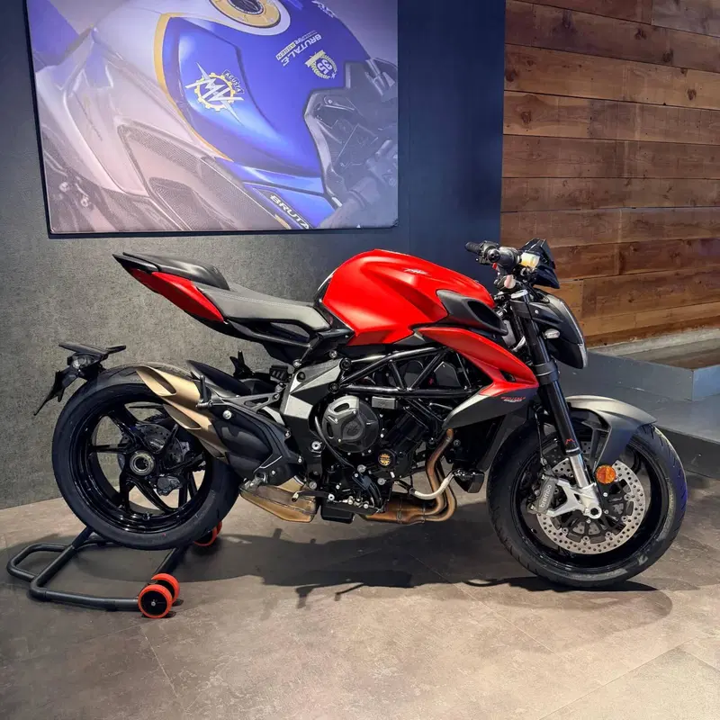 MV Agusta Brutale 800 R (2023 - 25) (2)