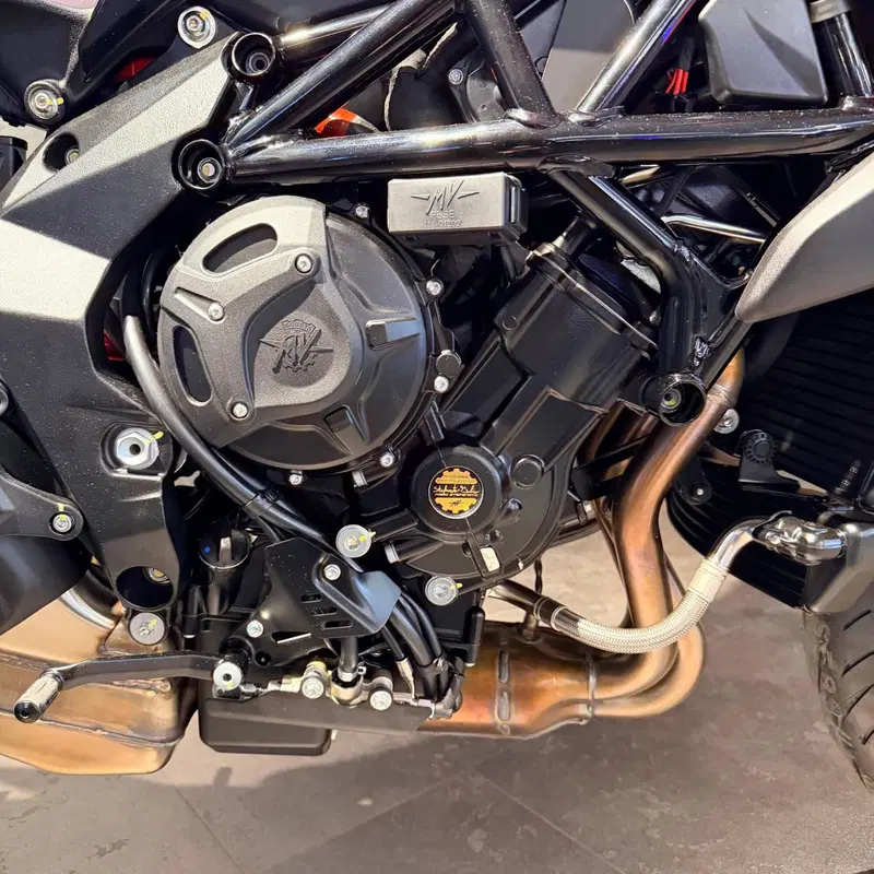 MV Agusta Brutale 800 R (2023 - 25) (4)
