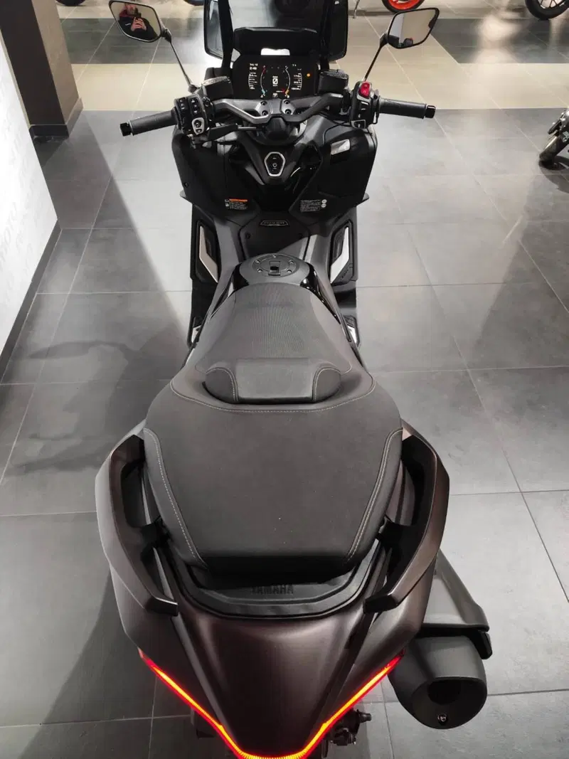 Yamaha T-Max 560 (2025 - 26) (7)
