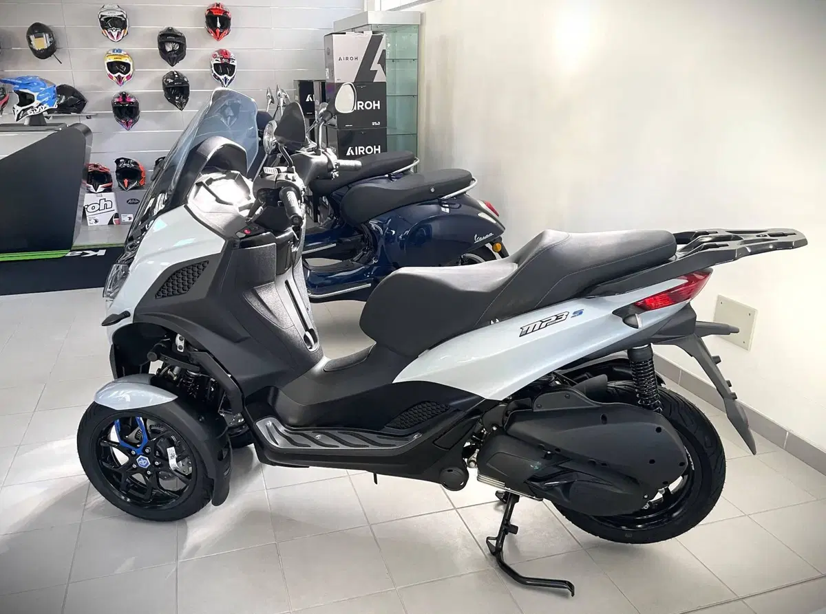 Piaggio MP3 310 Sport (2025 - 26) (2)