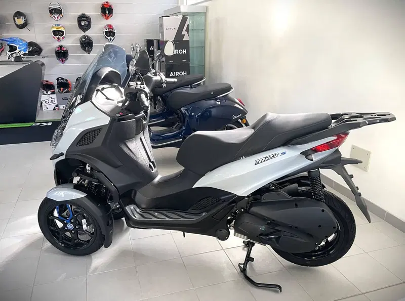 Piaggio MP3 310 Sport (2025 - 26) (2)