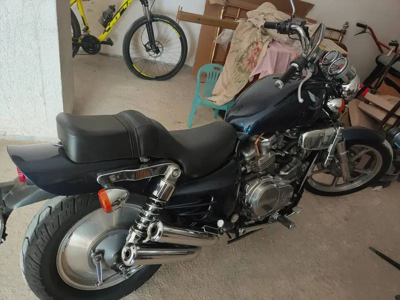 Honda VF 750 c