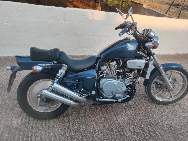 Honda VF 750 c (6)