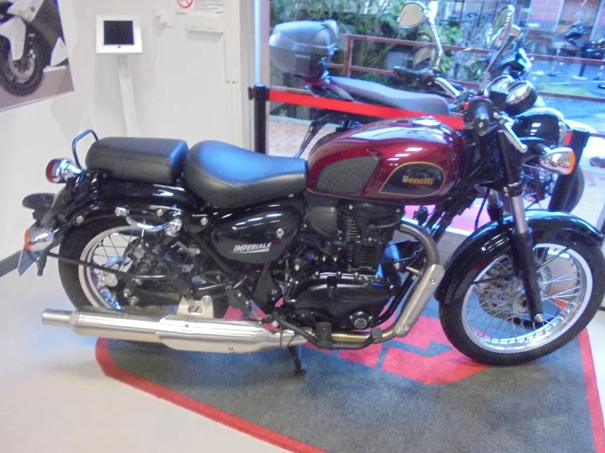 Benelli Imperiale 400 (2019 - 20) (2)