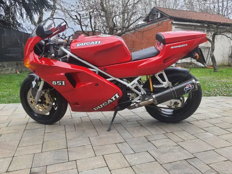 Ducati 851