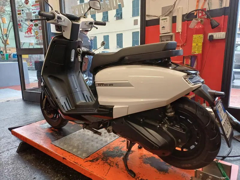 Velocifero Tennis 125 (2025 - 26) (4)