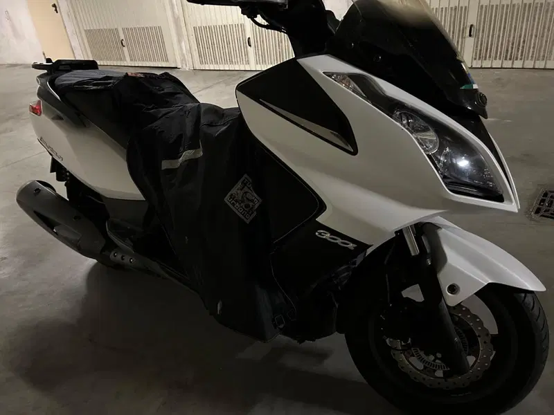 Kymco Downtown 300i (2009 - 17) (3)