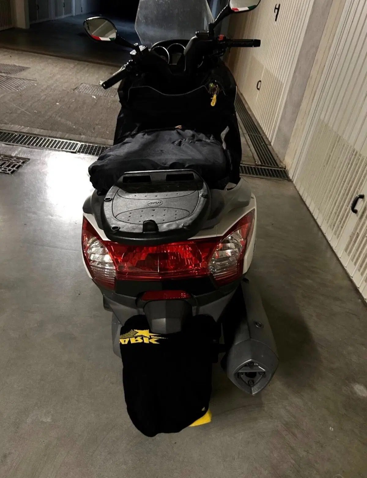 Kymco Downtown 300i (2009 - 17) (6)