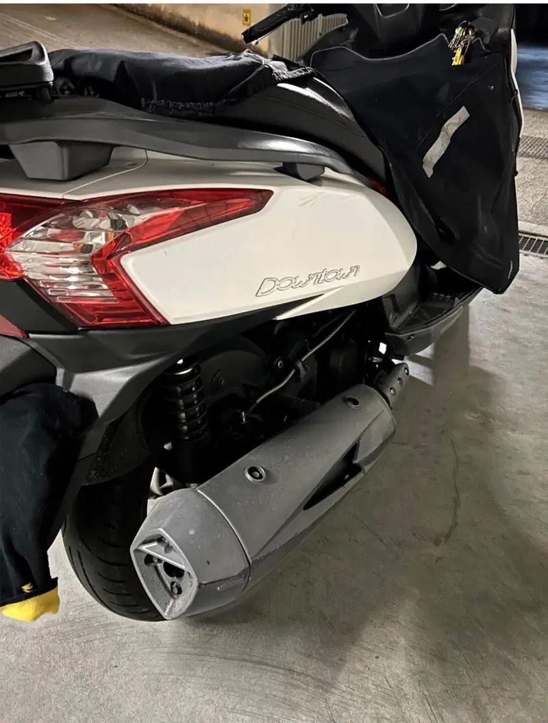 Kymco Downtown 300i (2009 - 17) (8)