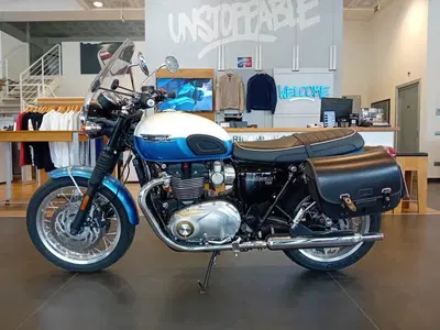 Triumph Bonneville T120 (2021 - 25) usata