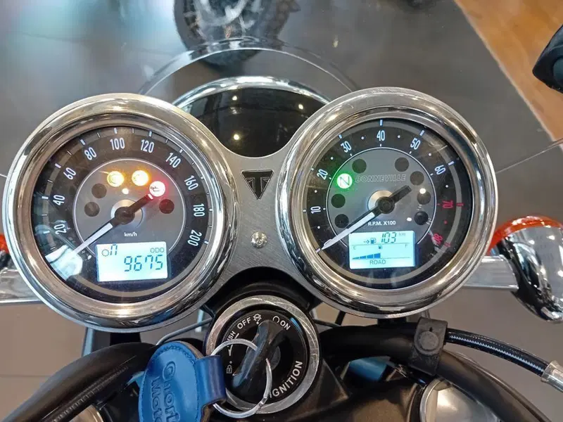Triumph Bonneville T120 (2021 - 25) (7)