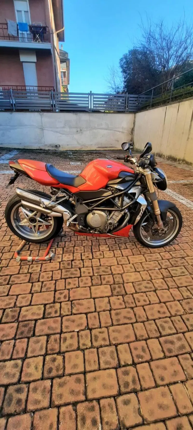 MV Agusta Brutale 750 S (2002 - 06) (2)