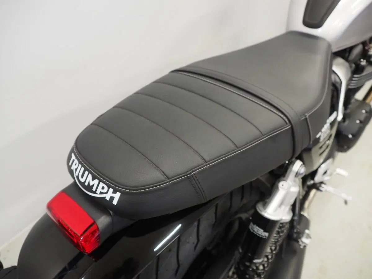 Triumph Speed Twin 900 (2025 - 26) (4)