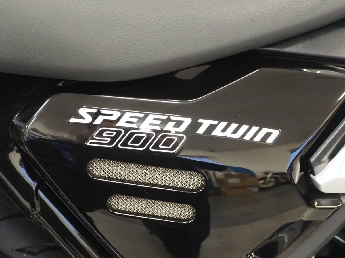 Triumph Speed Twin 900 (2025 - 26) (8)