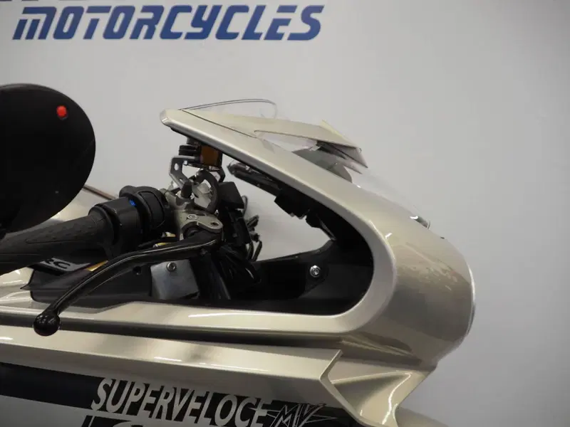 MV Agusta Superveloce 800 S (2021 - 25) (2)