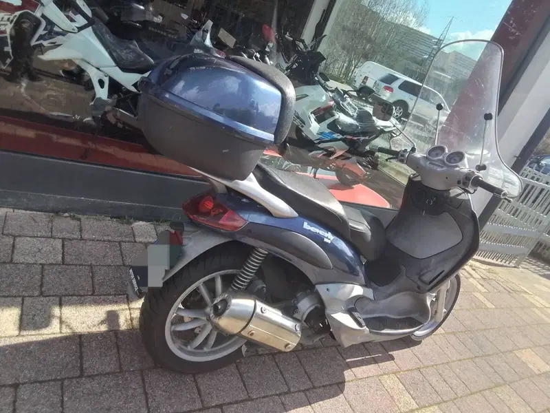 Piaggio Beverly 200 (2002 - 03) (12)