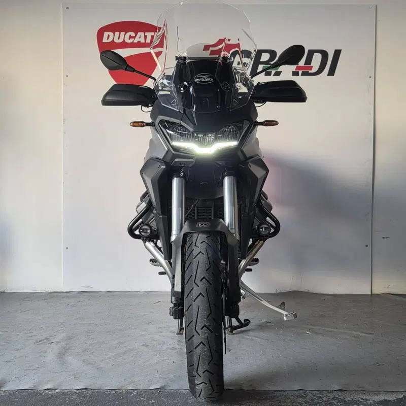 Moto Guzzi Stelvio (2024 - 26) (2)