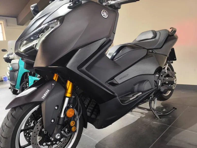 Yamaha T-Max 560 Tech Max (2025 - 26) (5)