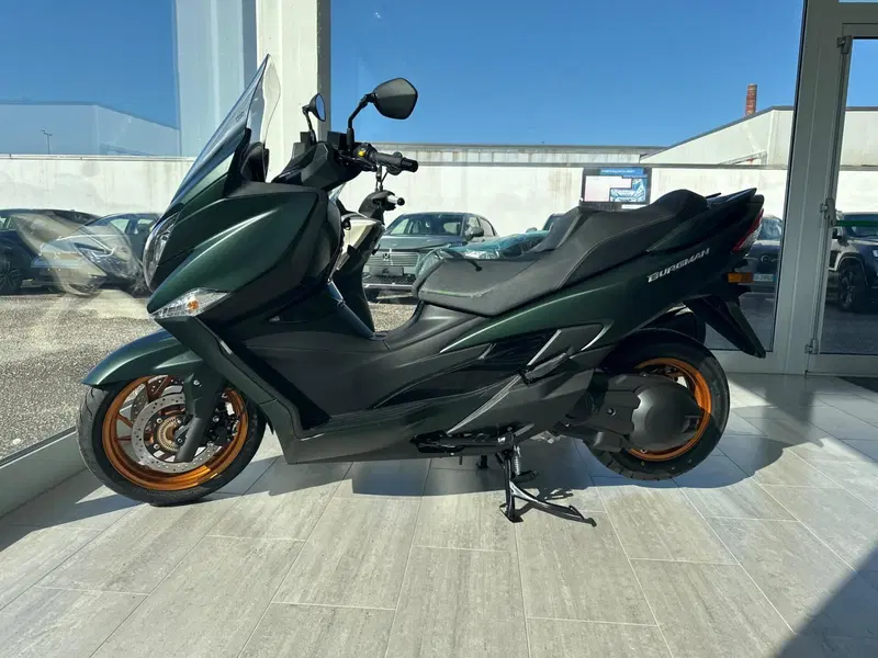 Suzuki Burgman 400 (2025 - 26)