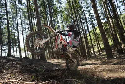 In Valle Staffora stretta sui motori nei boschi, raffica di multe dai Carabinieri Forestali