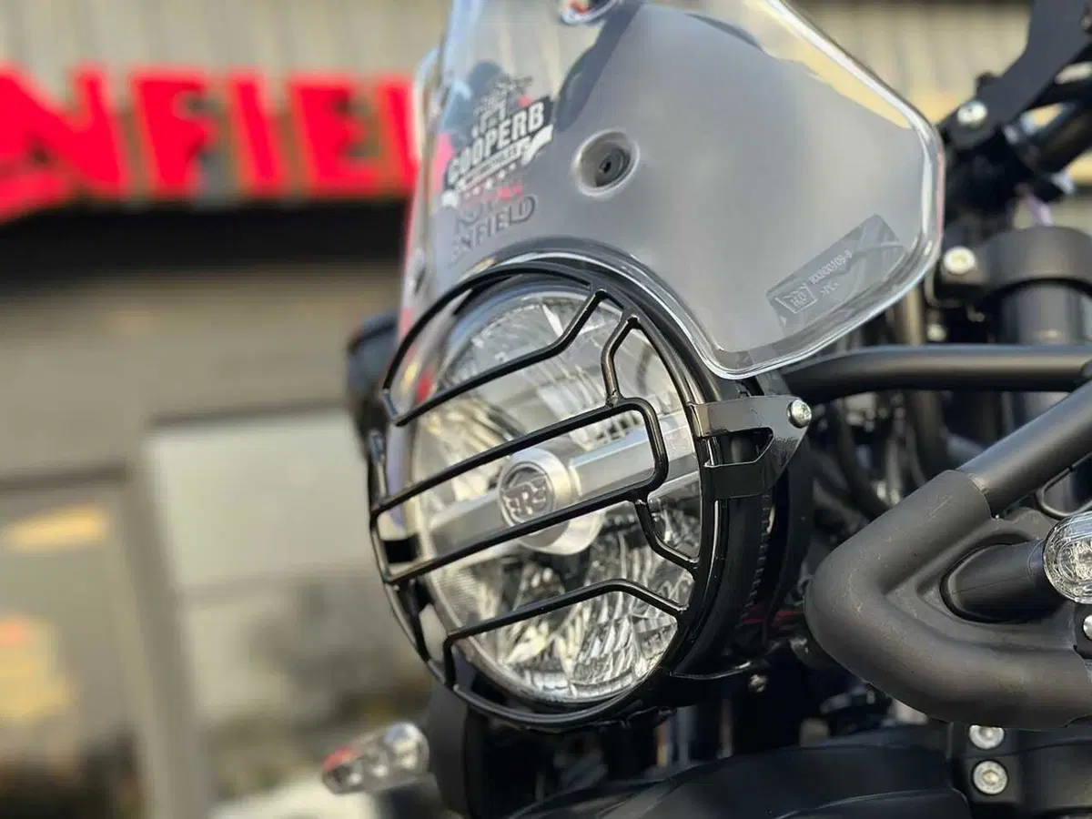 In Inghilterra la RE Himalayan 450 diventa Phantom Edition, per l'off-road estremo (6)