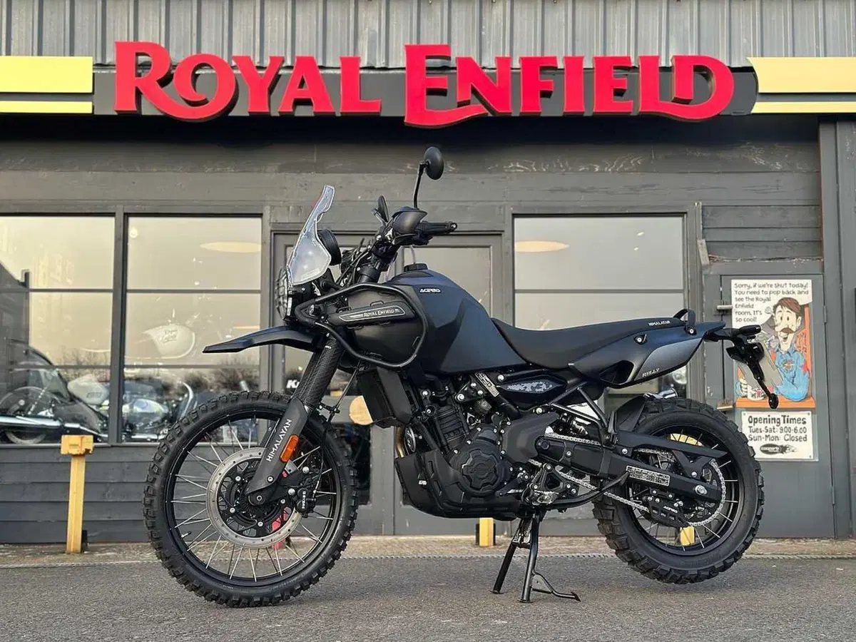 In Inghilterra la RE Himalayan 450 diventa Phantom Edition, per l'off-road estremo (2)